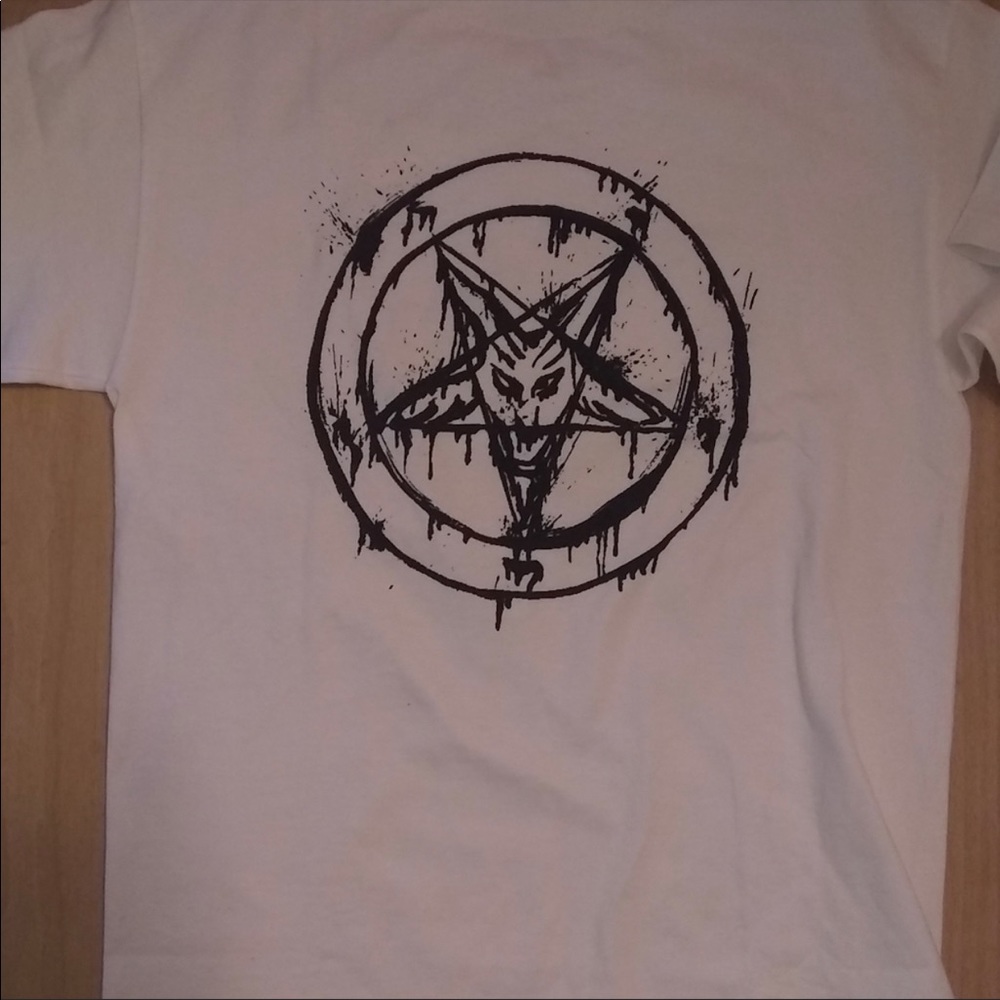 BRAND NEW Black Scale Pentagram tee